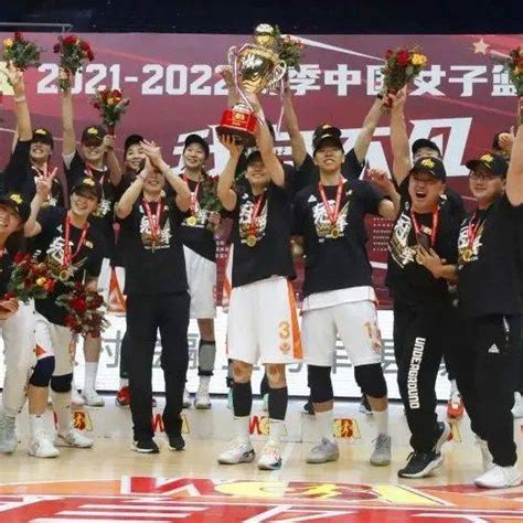 一米净水祝贺本土女子篮球队夺得WCBA总冠军