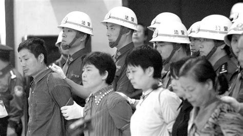 历史上的今天9月11日_1990年香港红磡燃烧弹纵火案，6死23人伤，警方将案件列作凶杀及纵火案处理，并成立专案组调查。