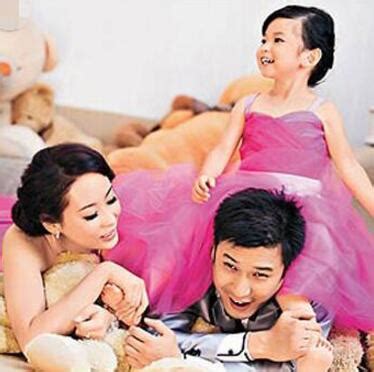 恭喜！TVB“最强后母”自曝明年办婚礼，与富贵未婚夫已育有一女|杨卓娜|吴家乐|后母_新浪新闻