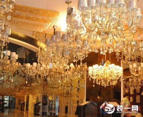 上海灯具城室外全彩屏案例-上海三思