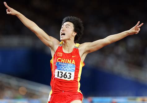 16年前今天：刘翔雅典奥运会110米栏夺冠-直播吧zhibo8.cc