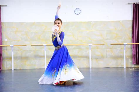 北京舞蹈学院中国民族民间舞系