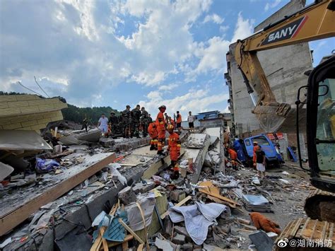 湖南汝城一房屋垮塌 当地已组织消防、武警等进行救援 - 封面新闻