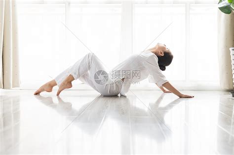女性瑜伽高清图片下载-正版图片501226858-摄图网