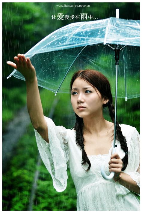 【让爱漫步在雨中摄影图片】重庆川外人像摄影_太平洋电脑网摄影部落