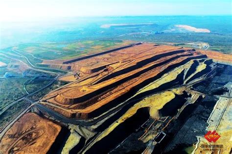 神华集团拥有97座大型煤矿，162个火电厂，年产达4.2亿吨