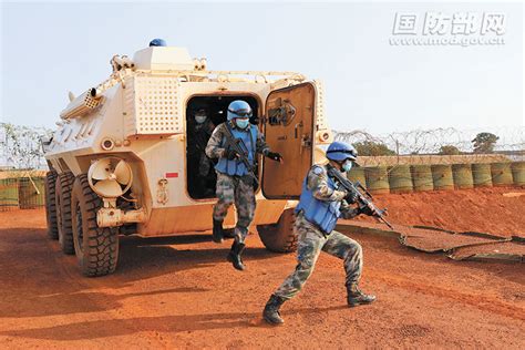 中国第10批赴南苏丹维和工兵分队组织综合防卫演练 - 中华人民共和国国防部