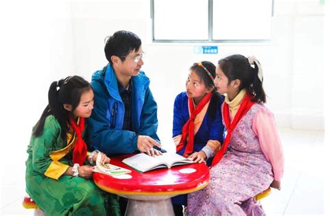 助力西藏提高基础教育水平 深圳经验被这些退休教师带到了高原_深圳新闻网