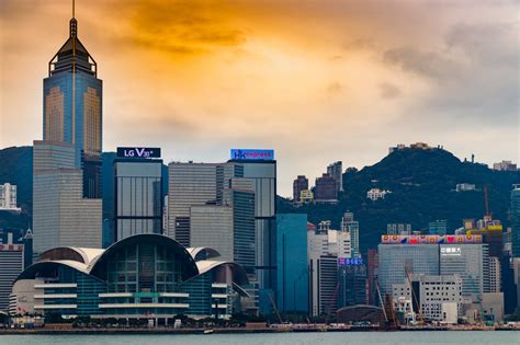去香港旅游有哪些值得特意去看的现代建筑？ - 知乎