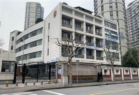 郑州：孩子3岁买学区房，该上学了楼还没建成？-中华网河南