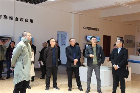 松原市政企调研团赴吉林省光电子产业孵化器参观交流----中国科学院长春光学精密机械与物理研究所