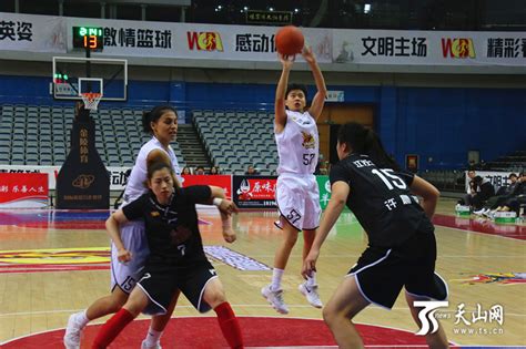 新疆女篮牵手“女飞人”帕克 征战WCBA联赛