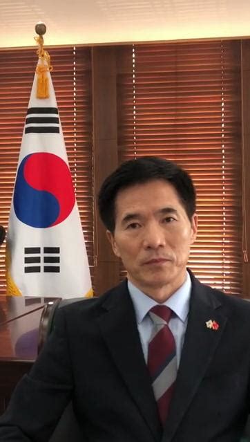 武汉疫情关键时刻 韩国新任总领事“逆行”履新_手机新浪网