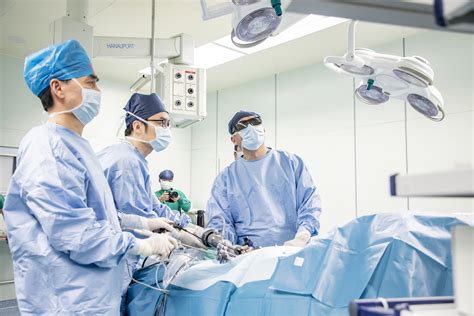 疾病帮助医生做外科手术的学生助理一种操作高清图片下载-正版图片307738626-摄图网