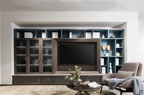 书柜加电视墙组合设计 客厅也有一室书香_橱柜网
