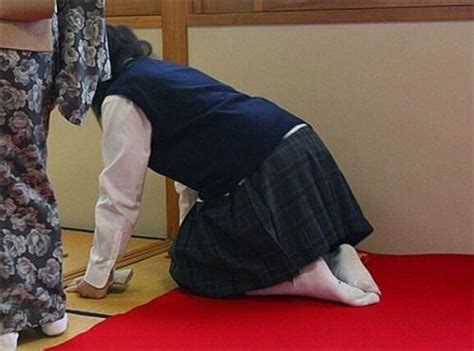 日本女人为何总是跪着服务_第二人生