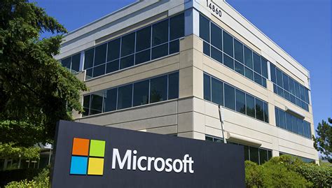 微软复兴计划已重回正轨 商务云年化营收接近200亿美元目标|界面新闻 · 科技