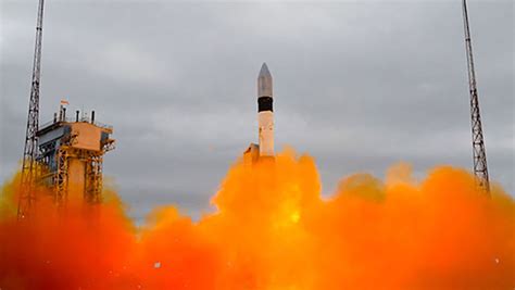 俄罗斯发射“宇宙-2560”军用卫星_凤凰网视频_凤凰网