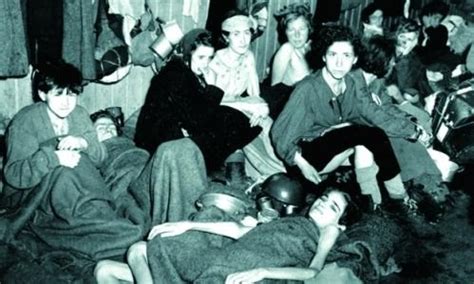 二战德国纳粹”妇女“集中营生活照片曝光|集中营|纳粹|妇女_新浪新闻