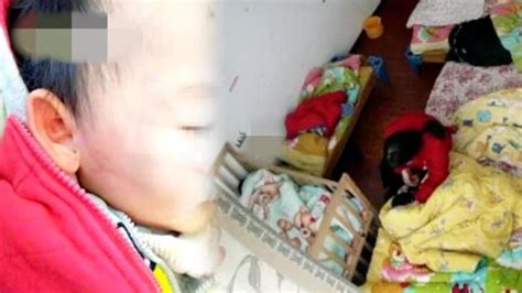 贵州男童被无证幼儿园老师打骨折：被子捂头、猛扇脸_凤凰网视频_凤凰网