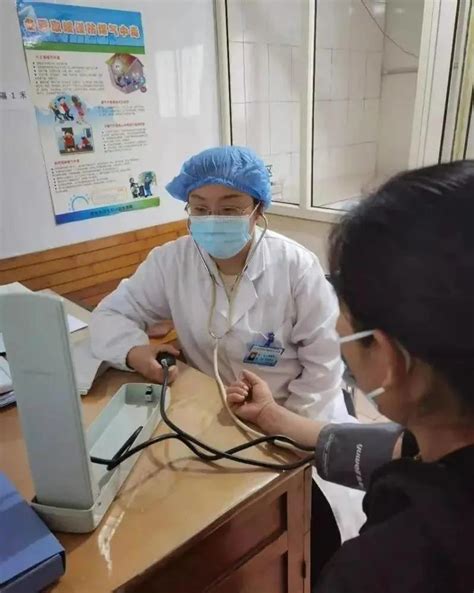 贵州黔西：乡村医生守护村民健康47年-人民图片网
