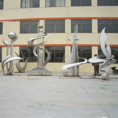 玻璃钢雕塑的生产方法有哪些_公司动态_连云港艺之峰环境艺术工程有限公司
