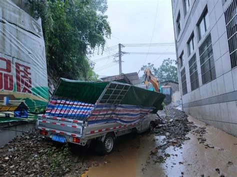 强降雨迅猛袭来 广西北部出现内涝塌方-图片频道