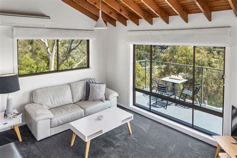 The Lookout Superb 2 bedroom apt Views - Inside Hobart