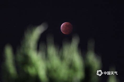 红月亮天空摄影图高清摄影大图-千库网