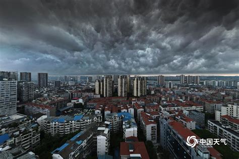 武汉东湖乌云暴雨摄影图高清摄影大图-千库网