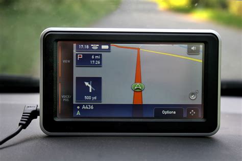 手机导航怎么投屏到汽车显示屏？教你这样连接，轻松实现手机同屏_易车