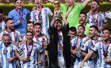 28年等一回！阿根廷队问鼎美洲杯，梅西首次国家队夺冠_京报网