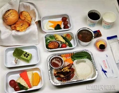 南航恢复国内航班机上餐饮服务标准_读特新闻客户端