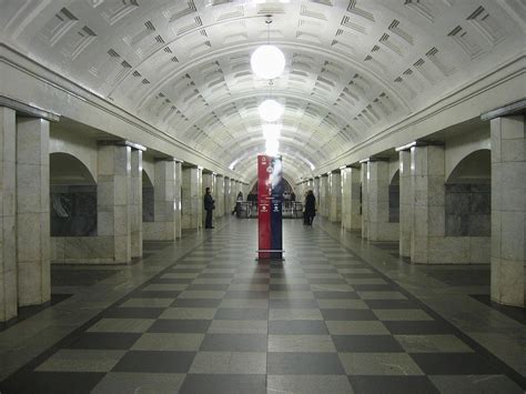 老照片：1969年苏联莫斯科地铁 - 派谷照片修复翻新上色