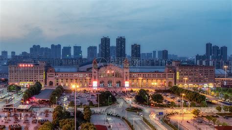 夜色中的武汉汉口火车站高清图片下载-正版图片500924385-摄图网