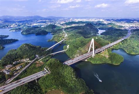 贵州清镇市：一座被湖泊包围的城市，是未来贵阳扩展的新城区|贵州|新城区|清镇_新浪新闻