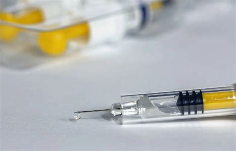 俄媒：哈萨克斯坦与俄罗斯就新冠疫苗达成协议 - 封面新闻