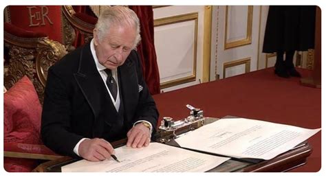 英国国王查尔斯三世首次向议会两院发表演讲|巴尔|女王|威斯敏斯特_新浪新闻
