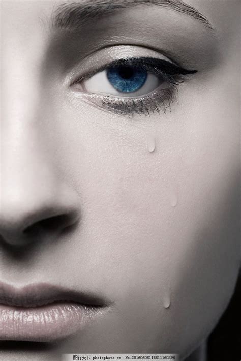 伤心流泪的蓝眼睛女人图片_人物_高清素材-图行天下素材网