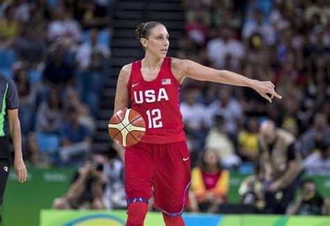 WNBA历史助攻王拒绝抱团夺冠，她是球队不屈的“脊梁”_手机新浪网