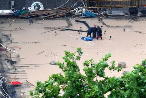 河南遭遇极端强降雨 直击救援现场那些让人感动的瞬间(含视频)_手机新浪网