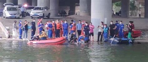 返回途中意外遇到“落水者” 队员们立刻伸出援助之手_凤凰网视频_凤凰网