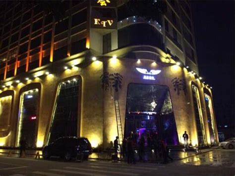 郑州ELEVEN简约现代酒吧设计效果图-酒吧设计-深圳品彦酒吧装修设计公司