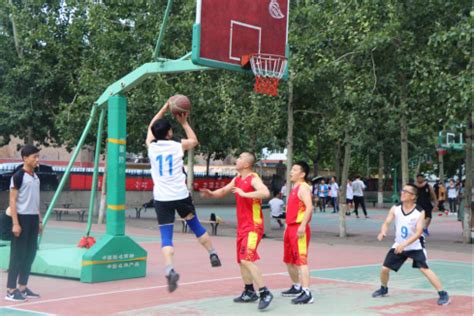 奋力争先，虽败犹荣——2021年学生男子篮球联赛中文战况-湖南理工学院中国语言文学学院