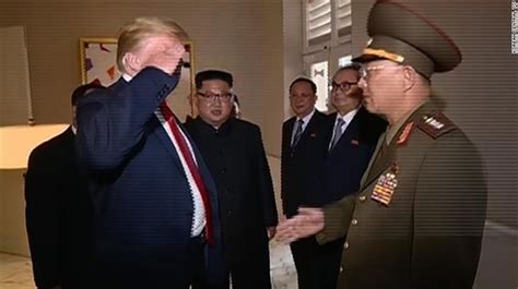特朗普向朝鲜将军敬军礼 美国人民都看懵了_凤凰网视频_凤凰网