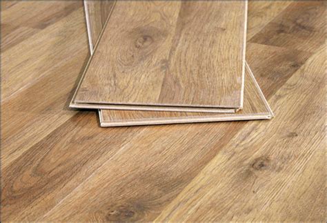 实木地板、复合木地板和强化木地板三者有什么区别？