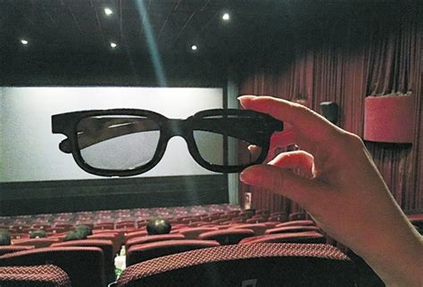 看3D电影不再提供免费眼镜_凤凰资讯