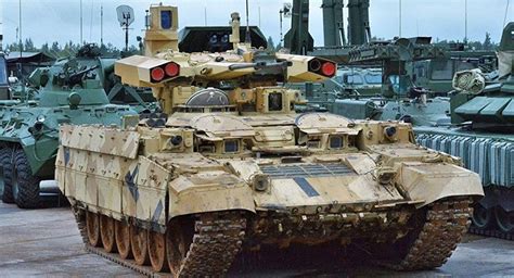 俄军向南部军区增派数百辆T90坦克，警告演习中的北约别轻举妄动|北约|演习|军区_新浪新闻