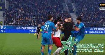 俄罗斯杯爆发大规模冲突 6人染红「世界杯球场干架」-星疾