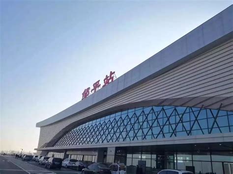 邹平货运铁路专用线货场9#栈桥开启整体吊装施工- 速豹新闻